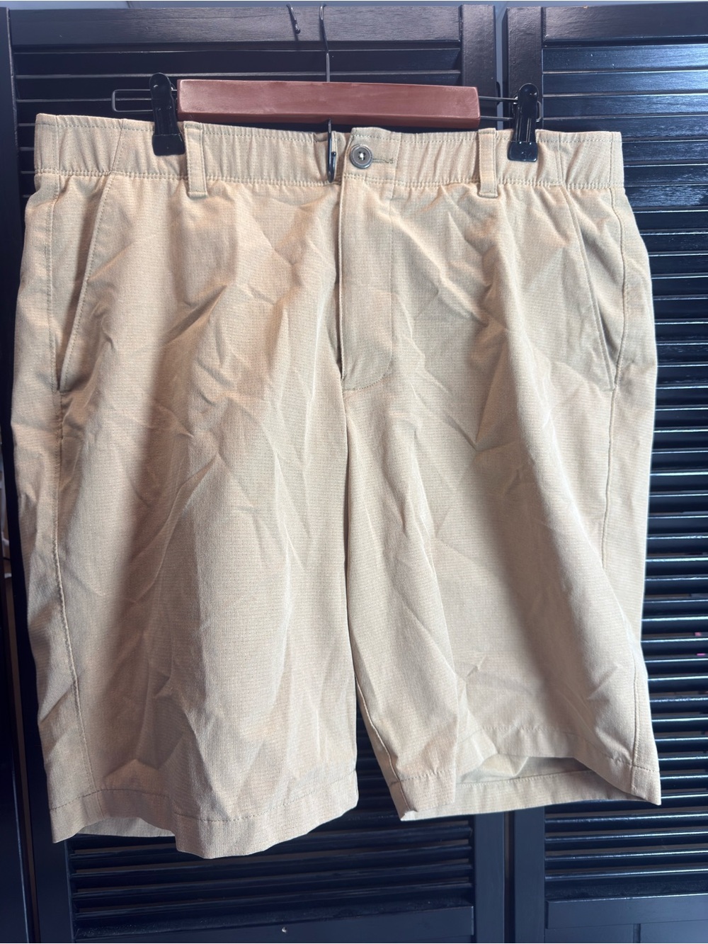 Under Armour Men's Tan Flat-Front Performance Shorts